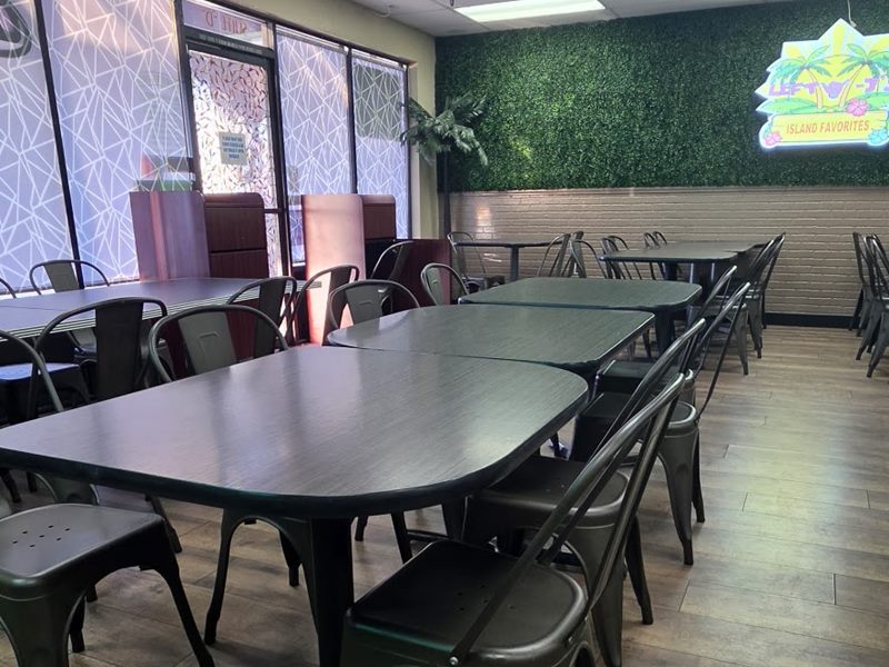 LEFTY-J’S ISLAND FAVORITES Restaurant #2 interior